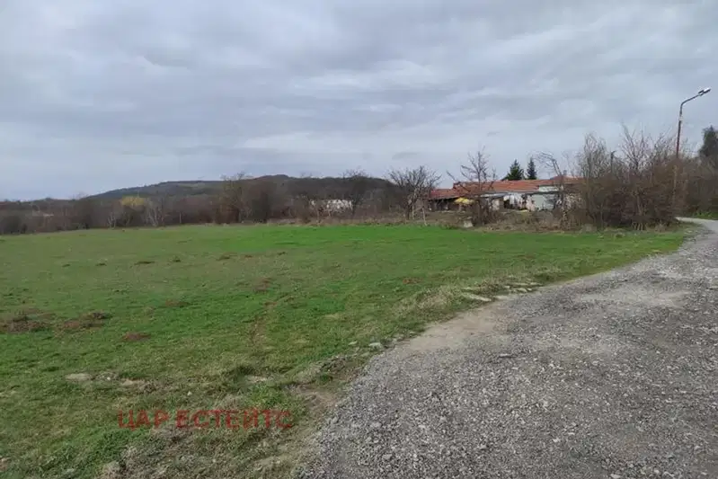 Парцел във Велико Търново, с. Драгижево