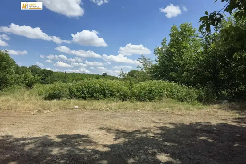 Plot in Veliko Tyrnovo, Hotnica