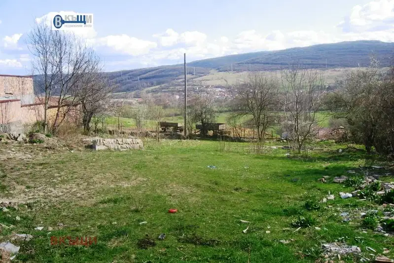 Парцел във Велико Търново, с. Леденик