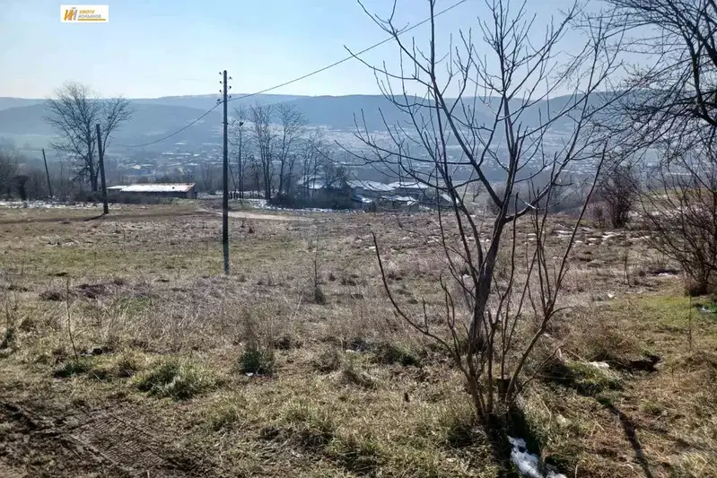 Парцел във Велико Търново, с. Леденик