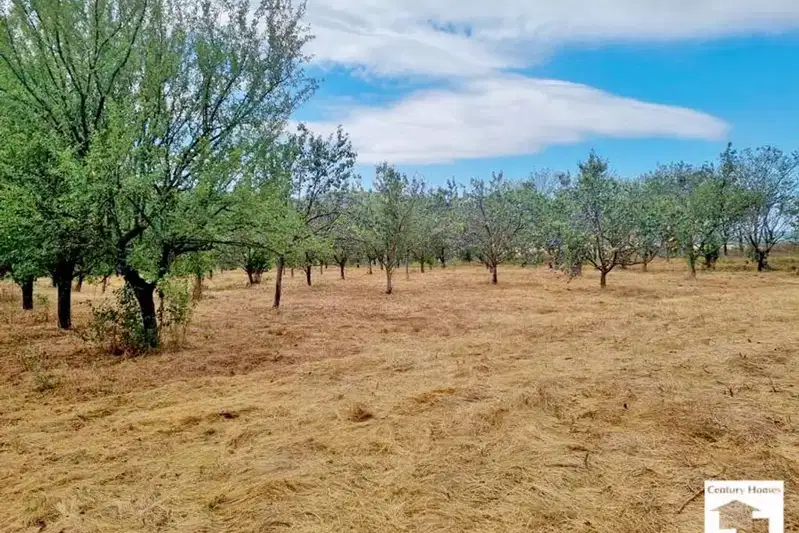 Парцел във Велико Търново, с. Леденик