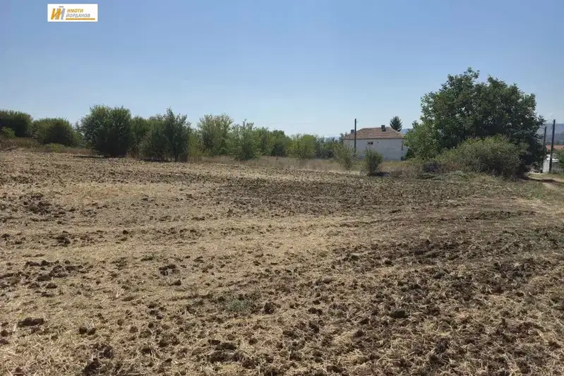 Парцел във Велико Търново, с. Правда