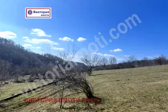 Парцел във Велико Търново, с. Войнежа
