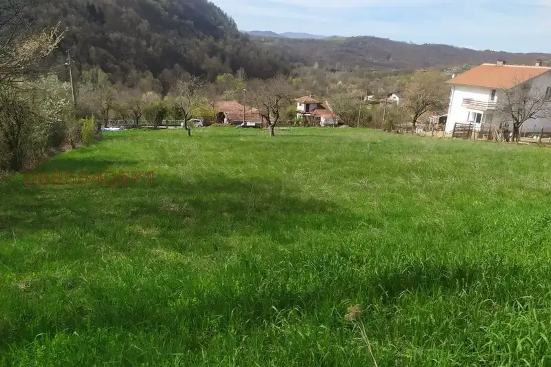 Plot in Oblast Veliko Tyrnovo, Voineja