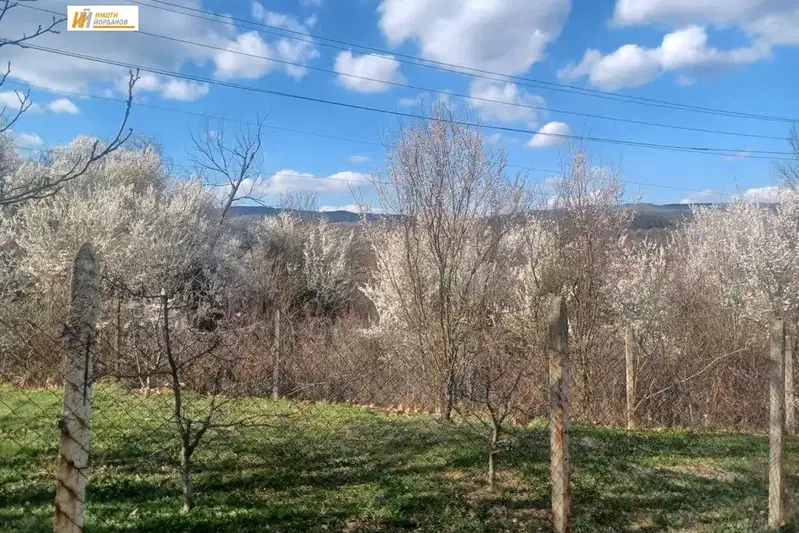 Парцел във Велико Търново, с. Яковци