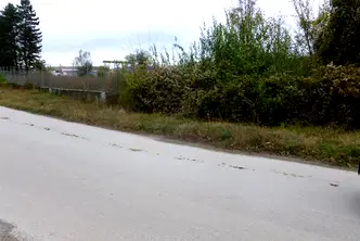 Парцел във Враца, Мездра