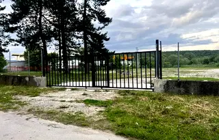 Парцел във Враца, Мездра
