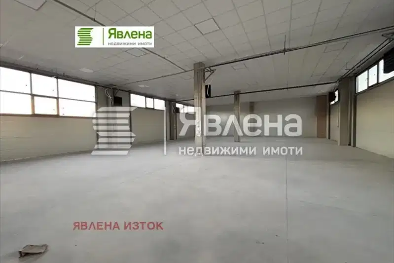 Промишлена сграда в с. Лозен
