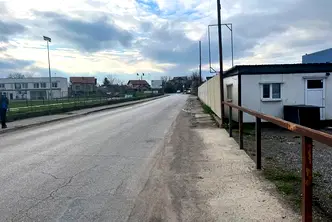 Промишлена сграда в Нови Искър