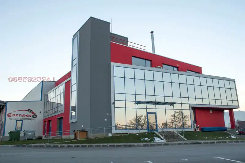 Industrial Building in Lozen