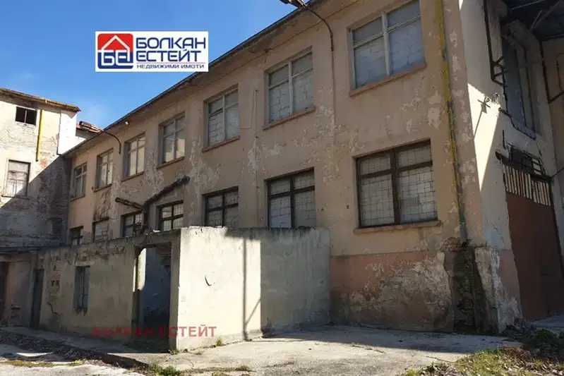 Промишлена сграда във Велико Търново, Асенов