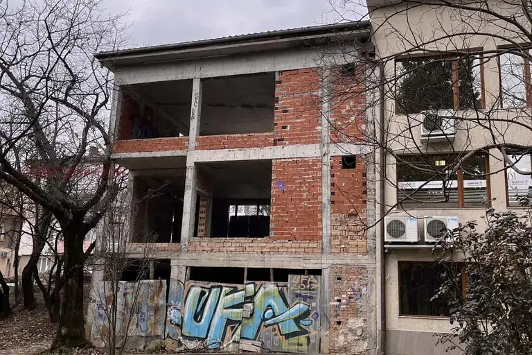 Industrial Building in Veliko Tyrnovo, Centyr