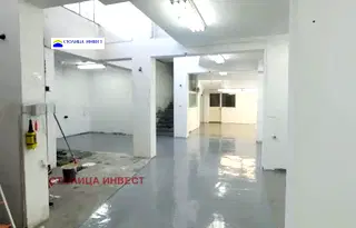 Промишлена сграда в Русе, Център