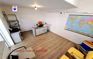 Промишлена сграда в Русе, Център