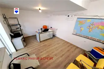 Промишлена сграда в Русе, Център