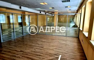 Промишлена сграда в София, Център