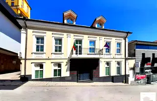 Промишлена сграда във Велико Търново, Център