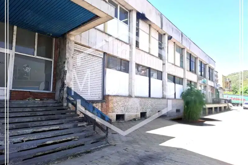 Промишлена сграда във Велико Търново, Чолаковци