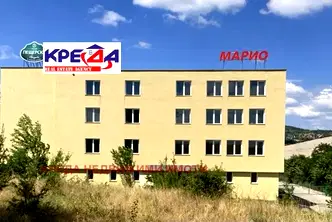 Промишлена сграда в Кърджали, Гледка