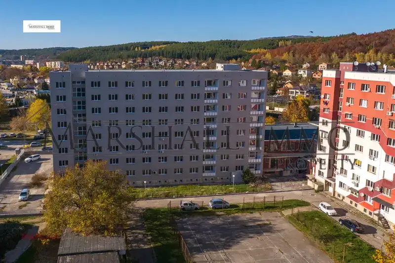 Industrial Building in Pernik, Iztok