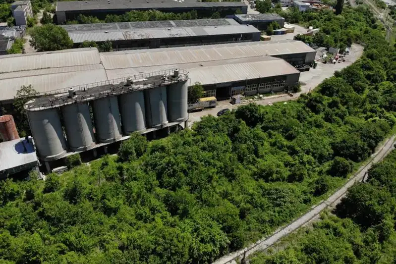 Промишлена сграда в София, Кремиковци