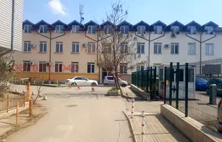 Промишлена сграда в София, Летище София