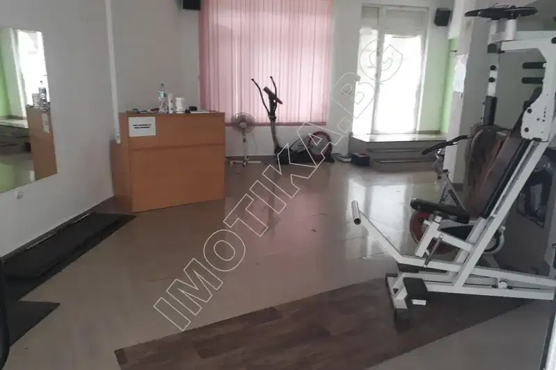 Промишлена сграда във Варна, Левски 1