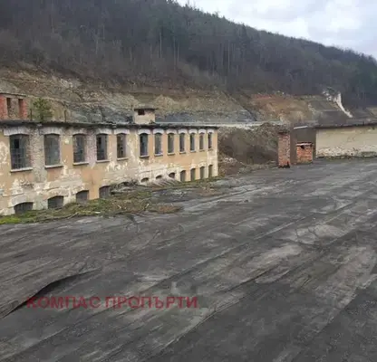 Снимка 4 — Промишлена сграда в Габрово, Лисец