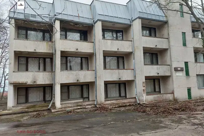 Industrial Building in Varna, Alen Mak