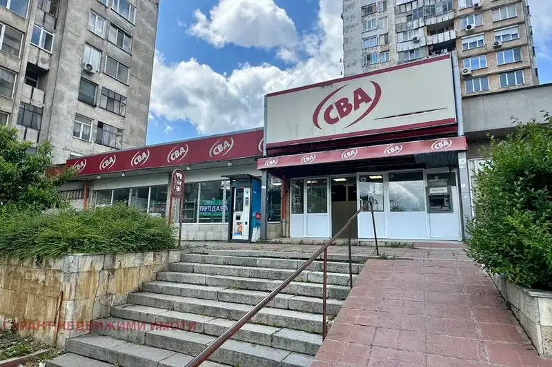 Industrial Building in Gabrovo, Mladost
