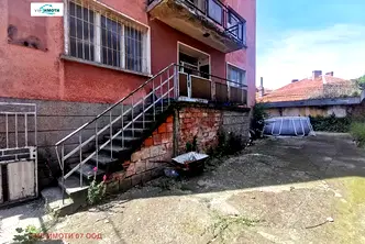 Промишлена сграда в Ловеч, Младост
