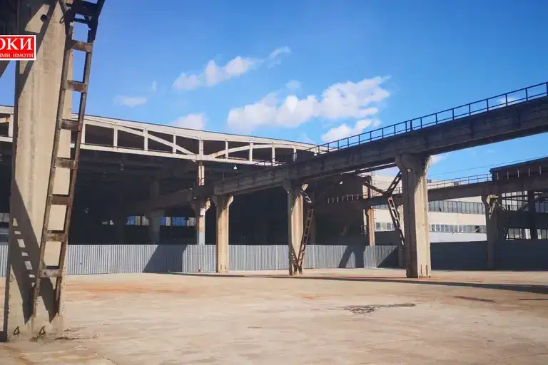 Industrial Building in Pernik, Moshino