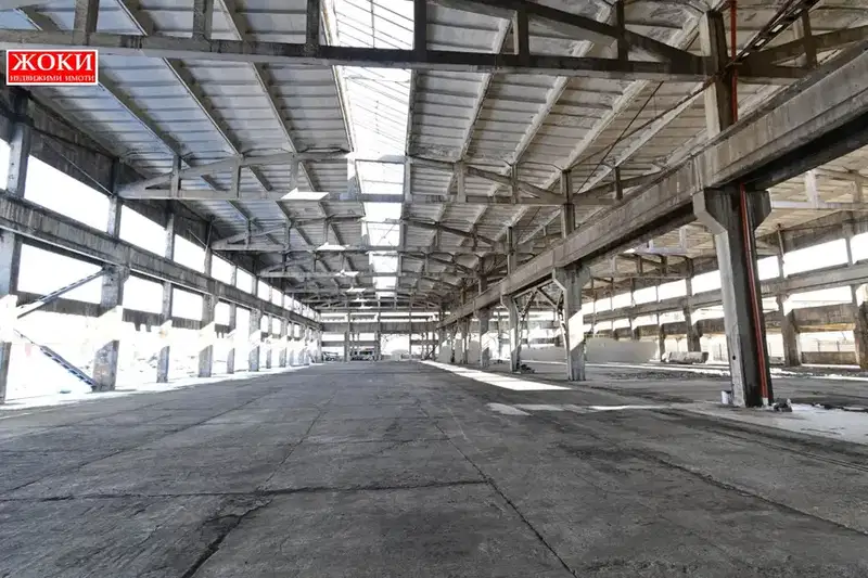 Industrial Building in Pernik, Moshino