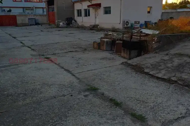 Industrial Building in Tyrgovishte, Promishlena Zona