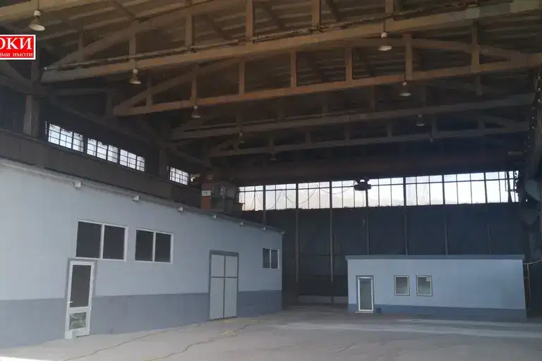 Промишлена сграда в Перник, Промишлена зона