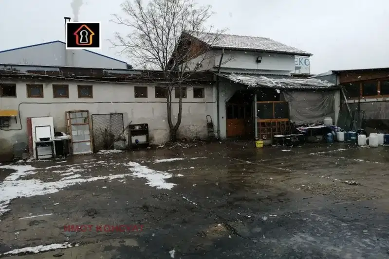 Industrial Building in Vraca, Promishlena Zona - Iztok