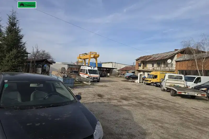 Industrial Building in Vraca, Promishlena Zona - Iztok