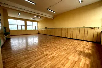 Промишлена сграда в Русе, Родина 1