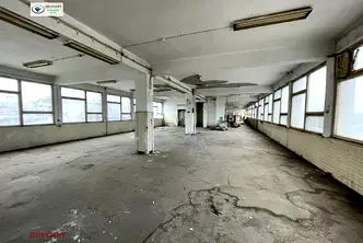 Промишлена сграда в Русе, Родина 1