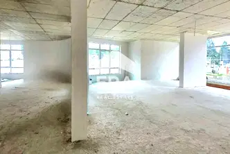 Промишлена сграда в Русе, Широк център