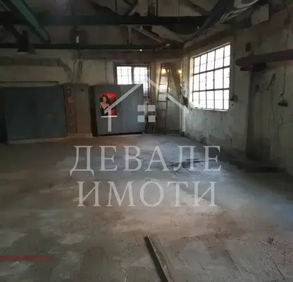 Снимка 4 — Промишлена сграда в Русе, Широк център