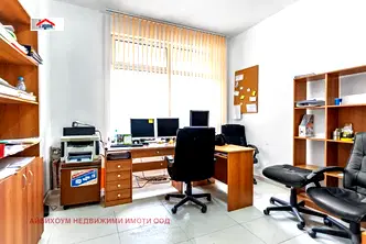 Промишлена сграда в Плевен, Широк център
