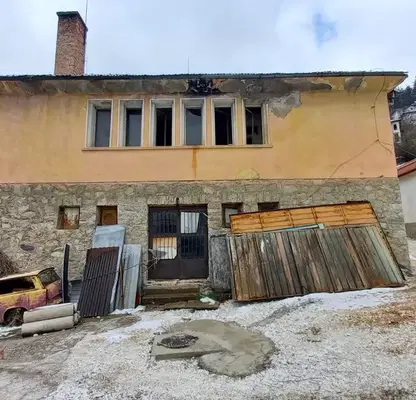 Снимка 4 — Промишлена сграда в Смолян, Устово