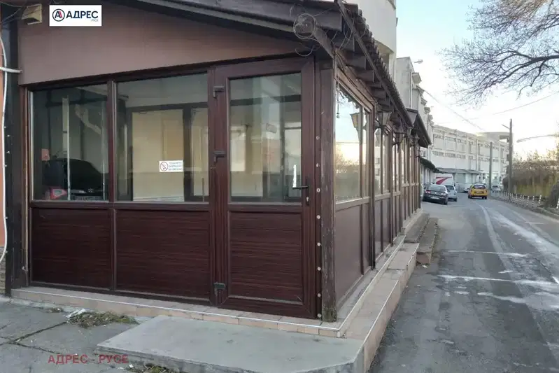 Промишлена сграда в Русе, Ялта