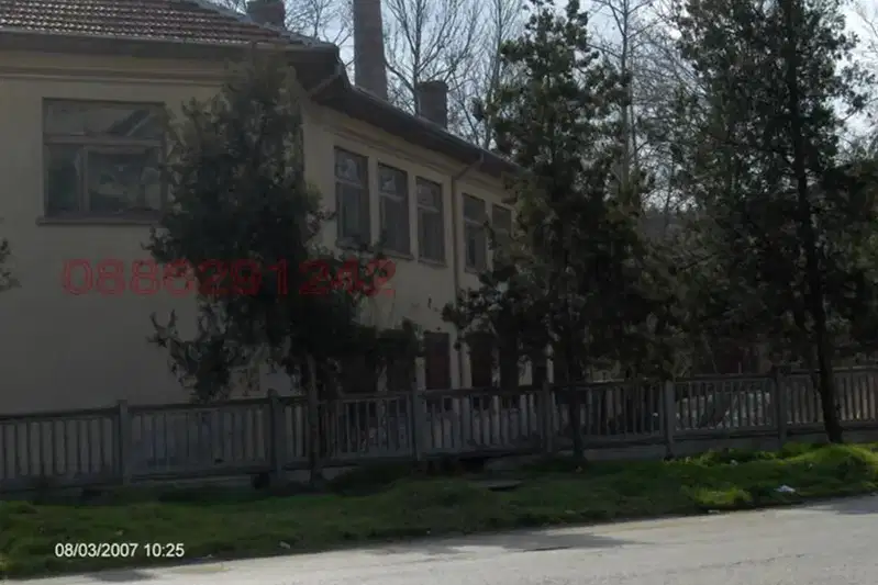 Промишлена сграда в Силистра, Запад