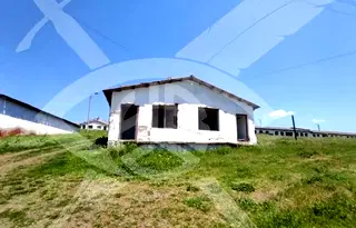 Промишлена сграда в Бургас, Карнобат