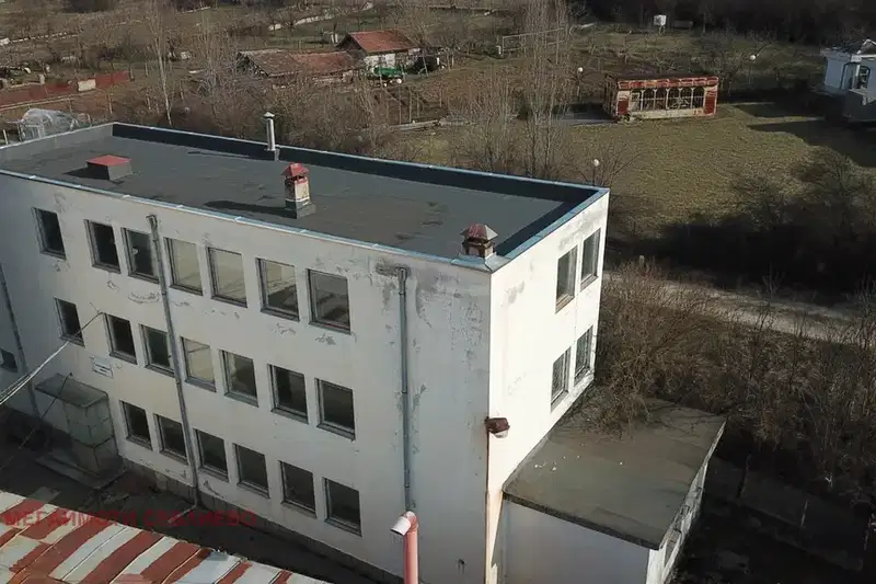 Промишлена сграда в Габрово, Севлиево