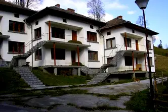 Промишлена сграда в Ловеч, с. Черни Вит