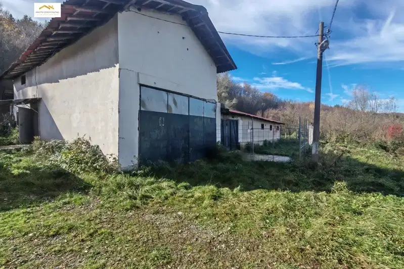 Промишлена сграда в Монтана, с. Песочница