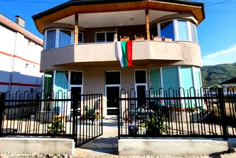 Промишлена сграда в Пазарджик, Пещера